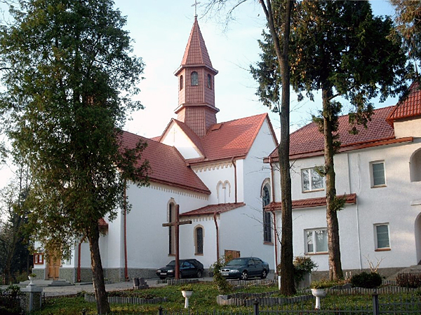 Kościół p.w. Wniebowzięcia Najświętszej Maryi Panny w Truskawcu (Fot. Włodzimierz Kluczak)