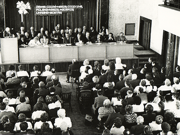 Pierwsze walne zebranie sprawozdawczo-wyborcze TKPZL. Lwów, 28 stycznia 1990 r. (Fot. archiwum Leszka Mazepy)