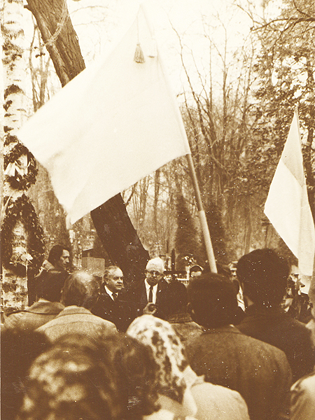 Lwów. 31 października 1989 r. Akt pojednania na Cmentarzu Janowskim (Fot. archiwum Leszka Mazepy)
