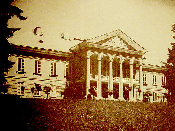 Pałac w Międzyrzeczu Koreckim 1939 r., widok od ogrodu