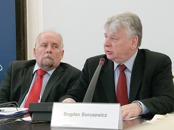 Senator Andrzej Person i marszałek Senatu Bogdan Borusewicz (Fot. Maria Basza)