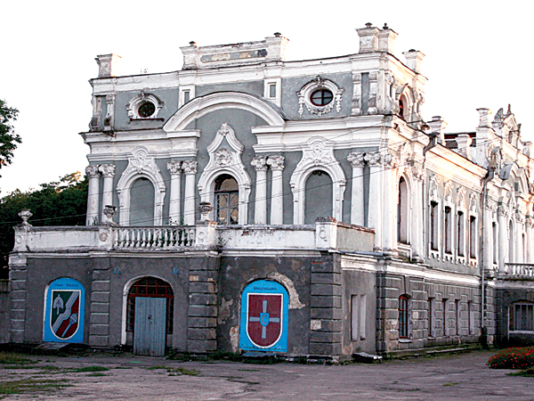 Zmniejszona kopia pałacu Mariańskiego w Pryłuce Starej (Fot. Dmytro Antoniuk)
