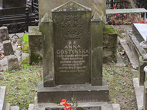 Grób Anny Gostyńskiej na Cmentarzu Łyczakowskim we Lwowie