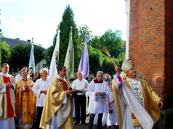 Poświęcenie tablicy (Fot. Konstanty Czawaga)