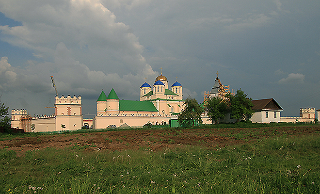 Zagrożony klasztor Ostrogskich