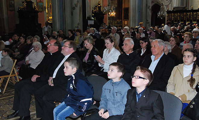 W katedrze w niedzielę miłosierdzia