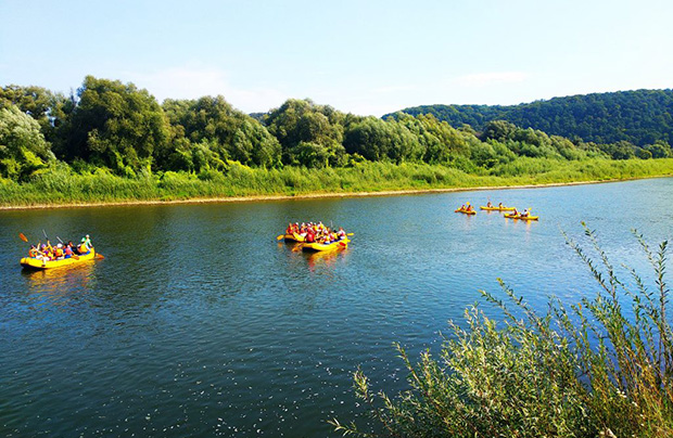 Uczestnicy projektu „Przedwojenne tradycje turystyczne w Karpatach Wschodnich” zakończyli sezon pływacki