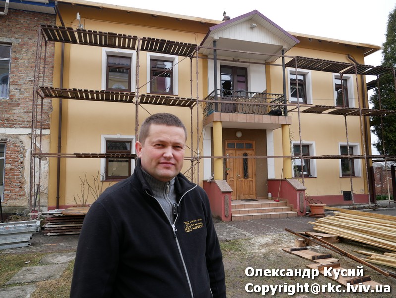 Trwa renowacja domu parafialnego w Rudkach