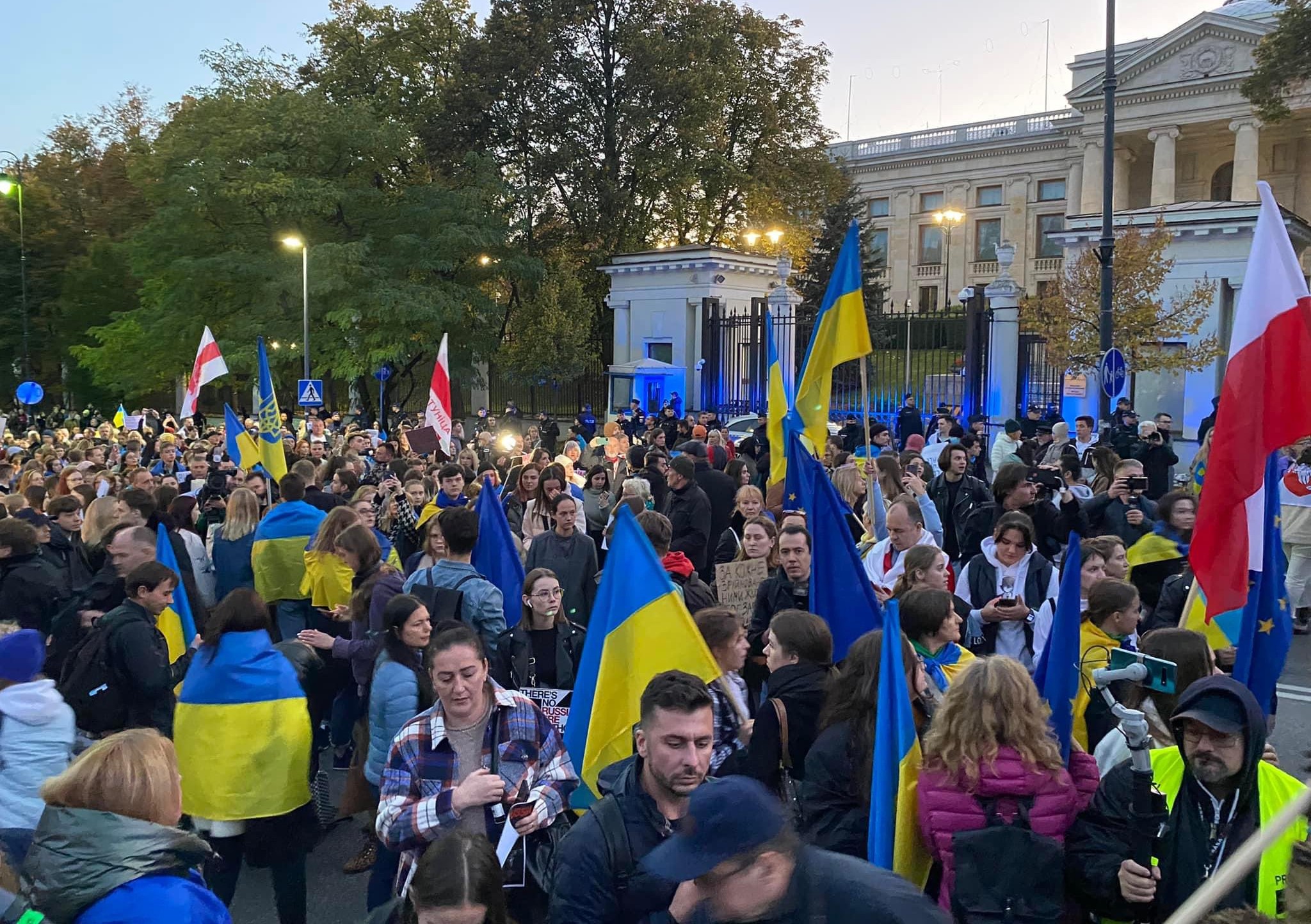 Manifestacja przed ambasadą Rosji w Warszawie