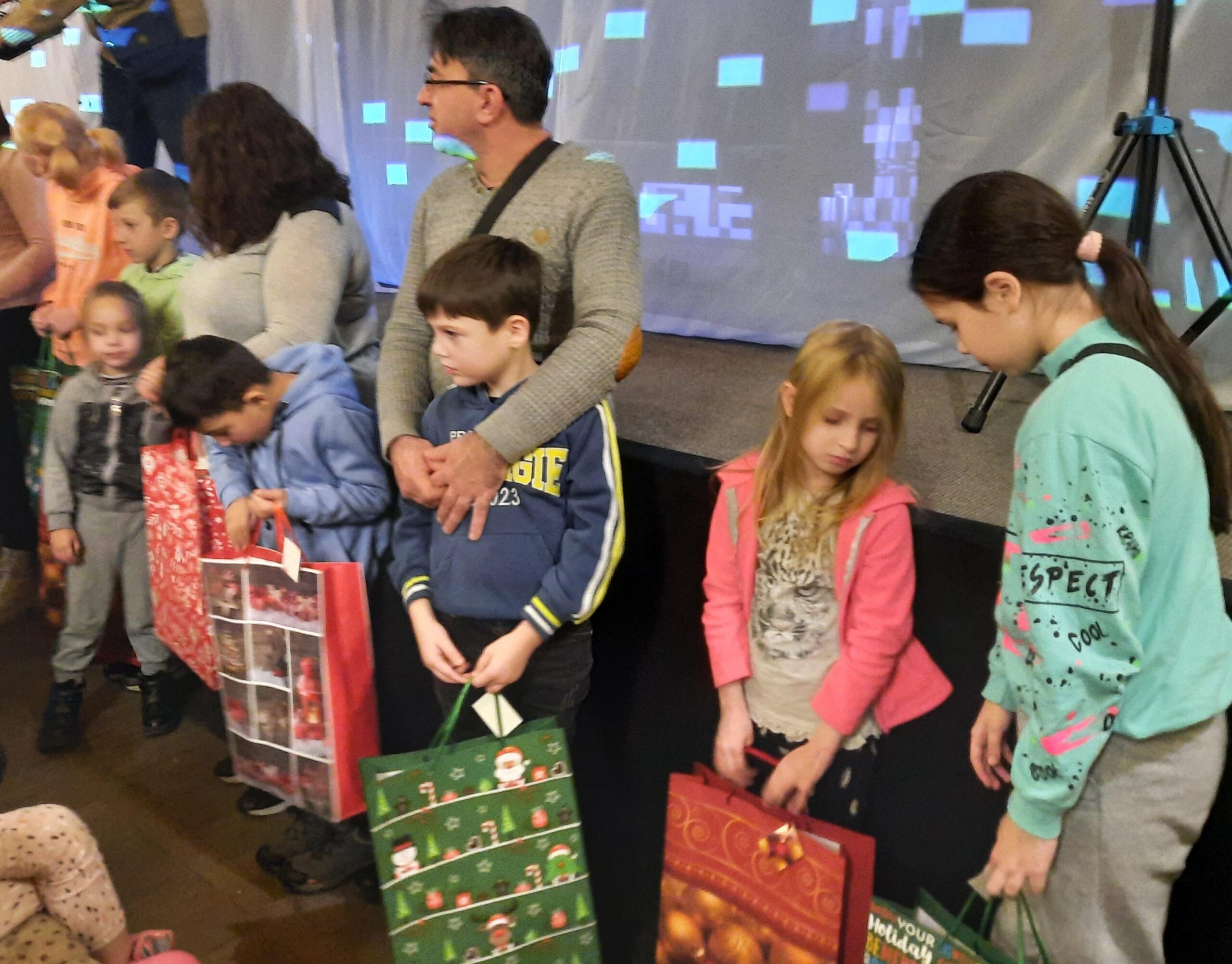 Świąteczna impreza dla dzieci polskich i dzieci przesiedleńców wewnętrznych