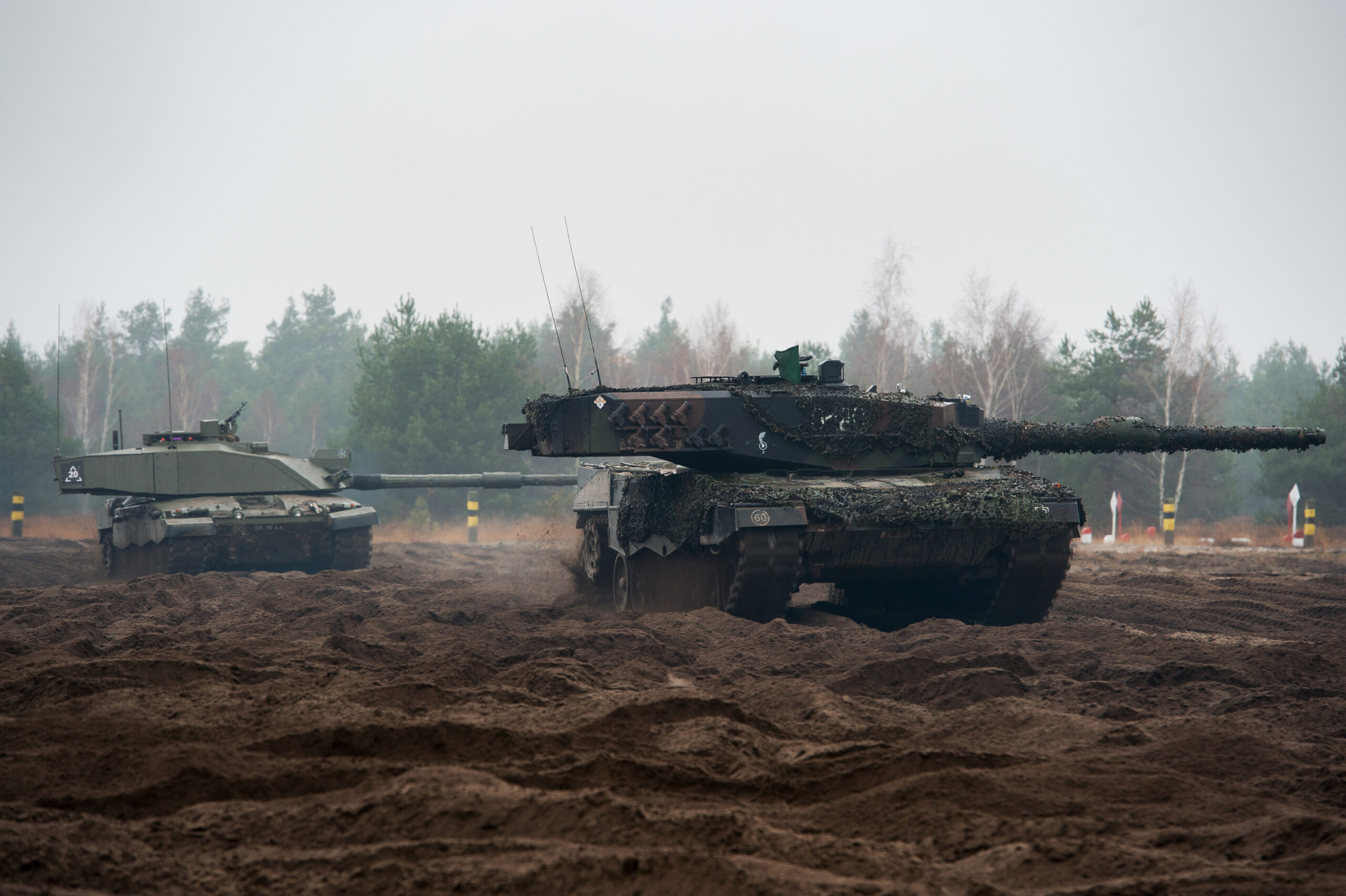 Ukraińscy żołnierze przylecieli na szkolenie z obsługi czołgów Challenger 2