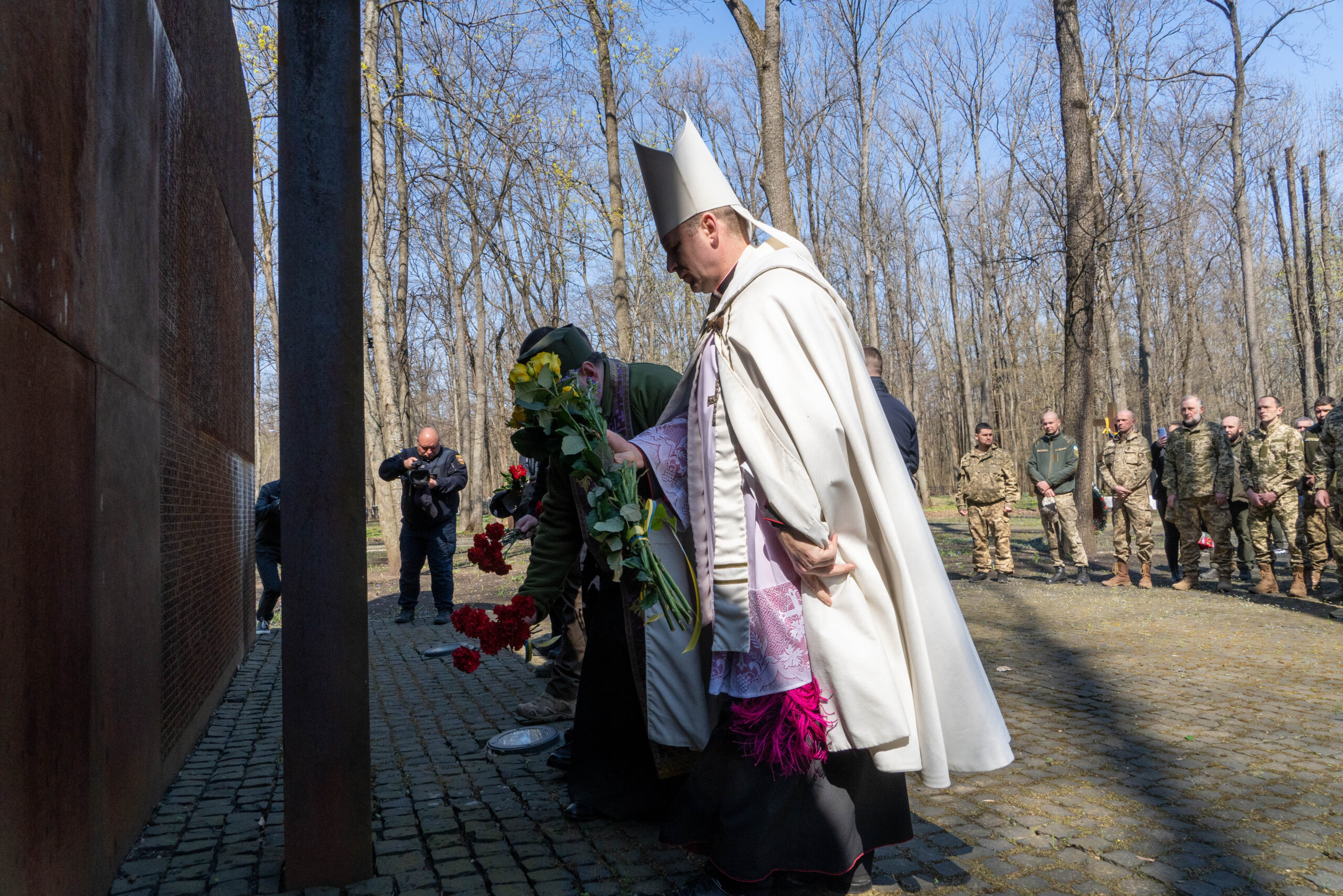 Uroczystości upamiętniające ofiary zbrodni katyńskiej w Charkowie