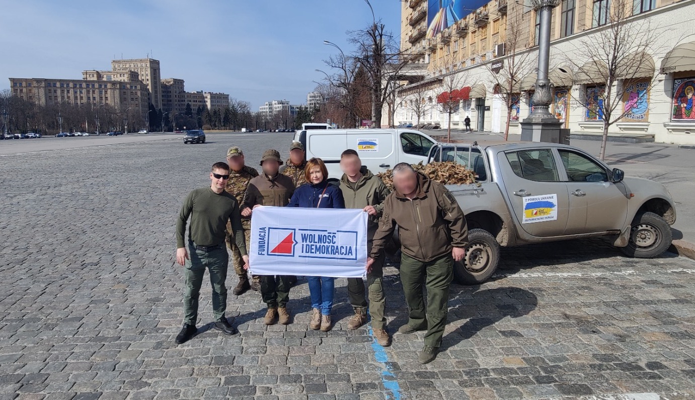 Samochody z Polski dla ukraińskiego wojska