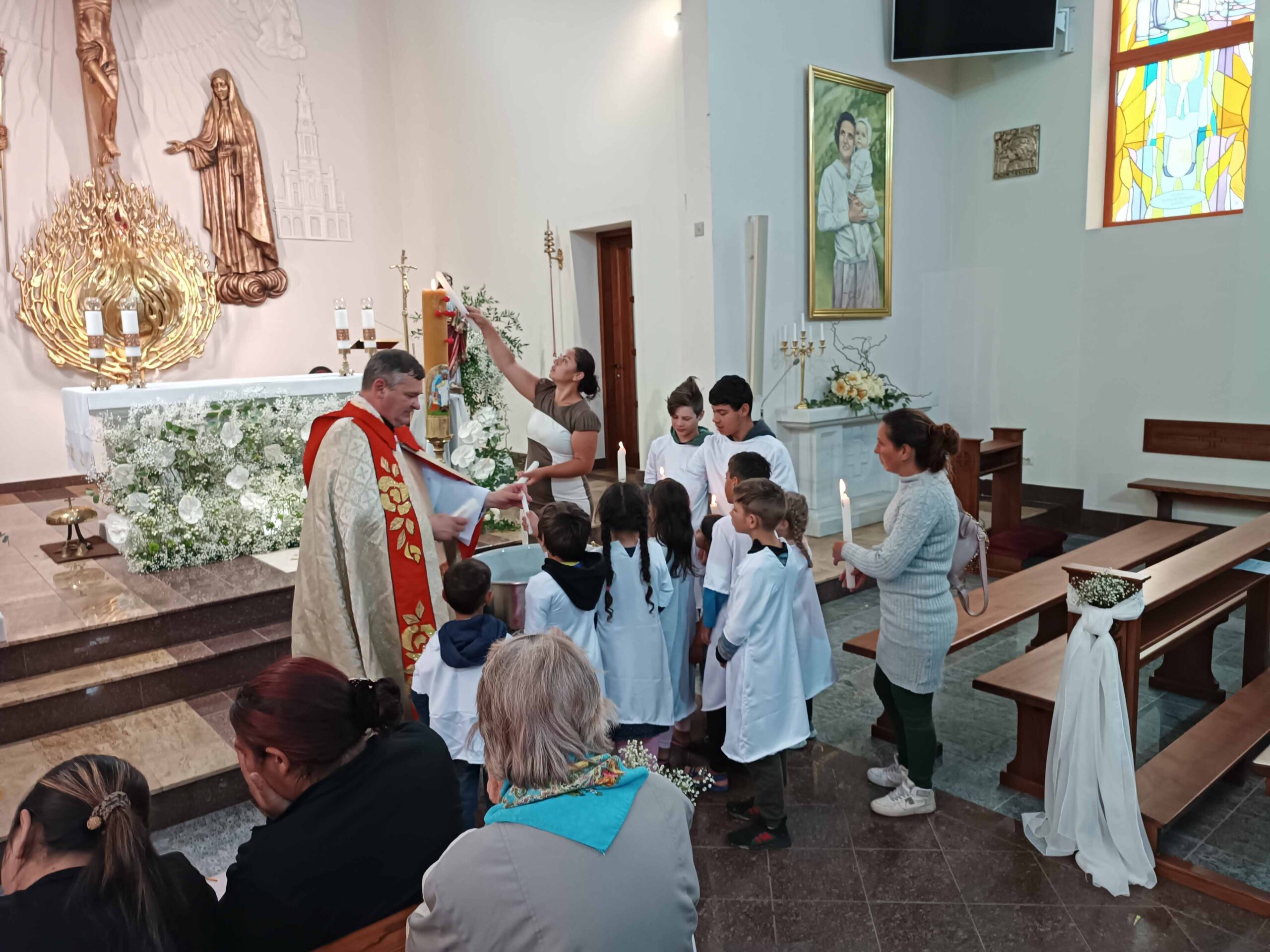 Kolejne chrzty Romów w ośrodku dla uchodźców parafii św. Jana Pawła II we Lwowie