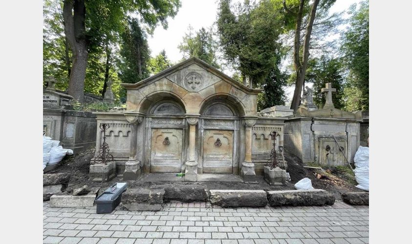 Na Cmentarzu Łyczakowskim zostaną odrestaurowane dwa grobowce i pięć nagrobków