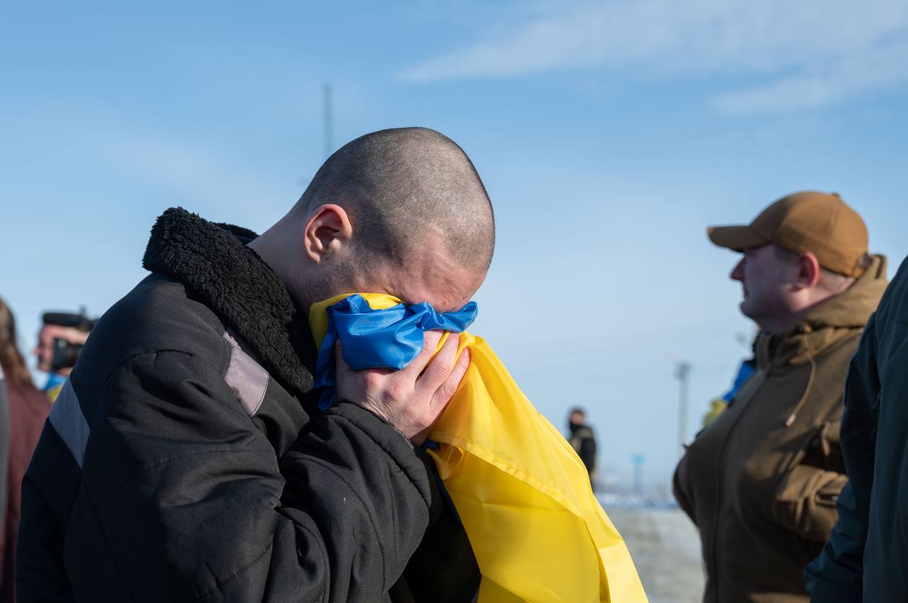 Ponad 200 jeńców wojennych wróciło na Ukrainę