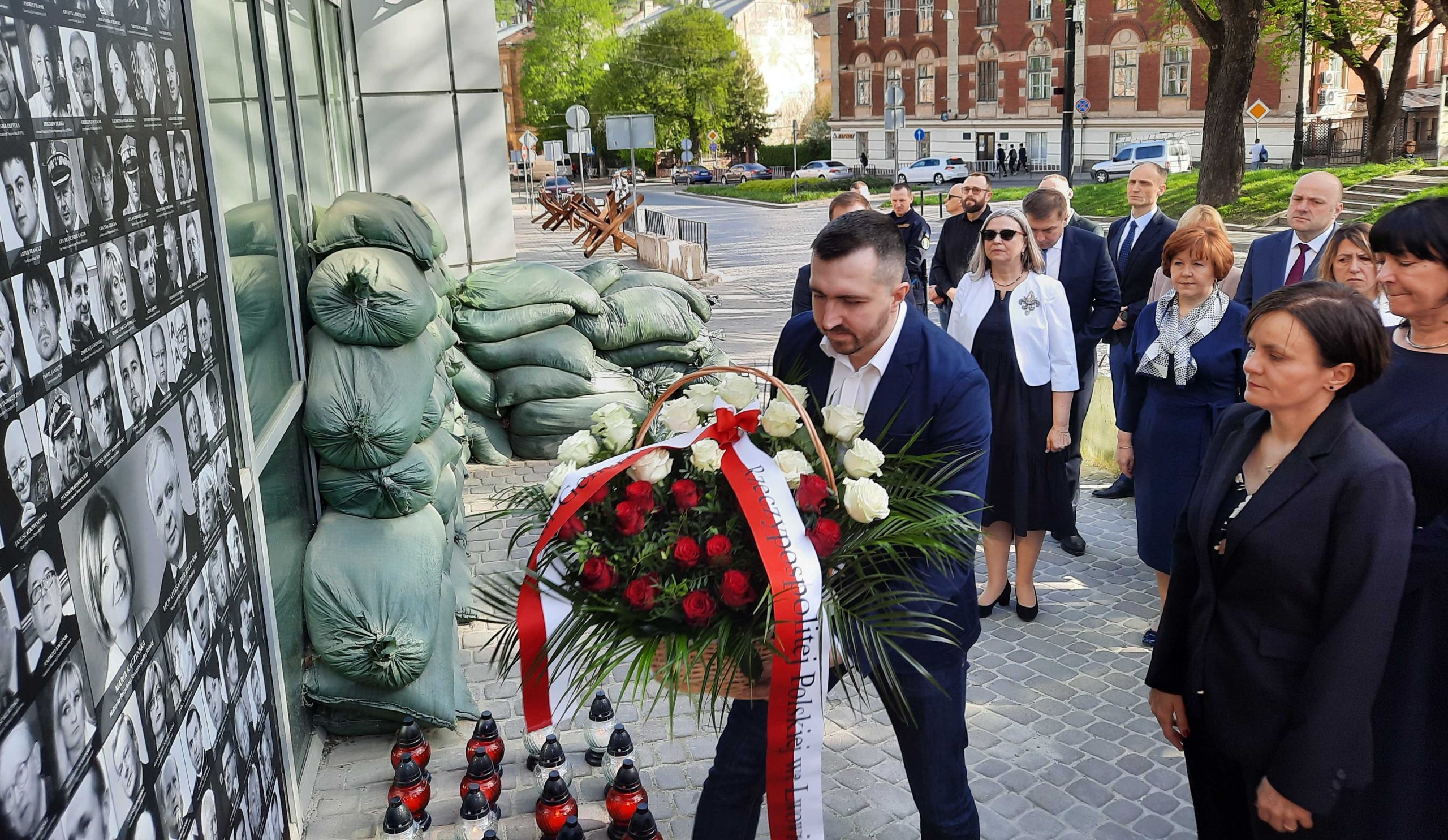Konsulat RP we Lwowie uczcił pamięć ofiar katastrofy smoleńskiej
