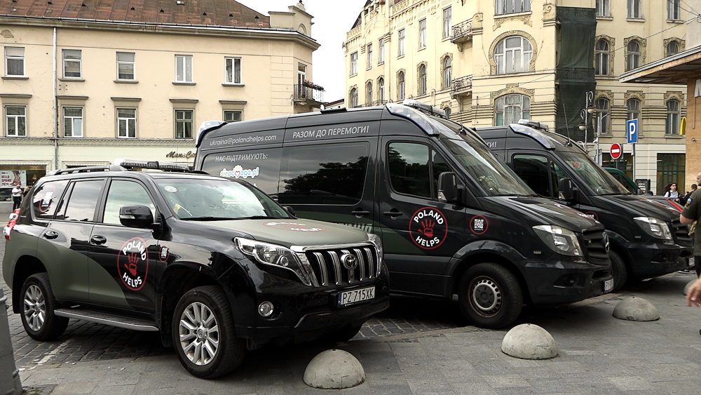 Polskie ambulanse ewakuacyjne dla wolontariuszy w Charkowie i Chersoniu