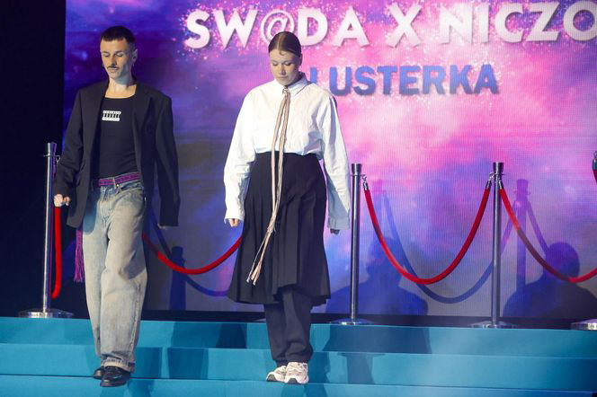 Lusterko, lustereczko, powiedz przecie, w jakim języku śpiewają?