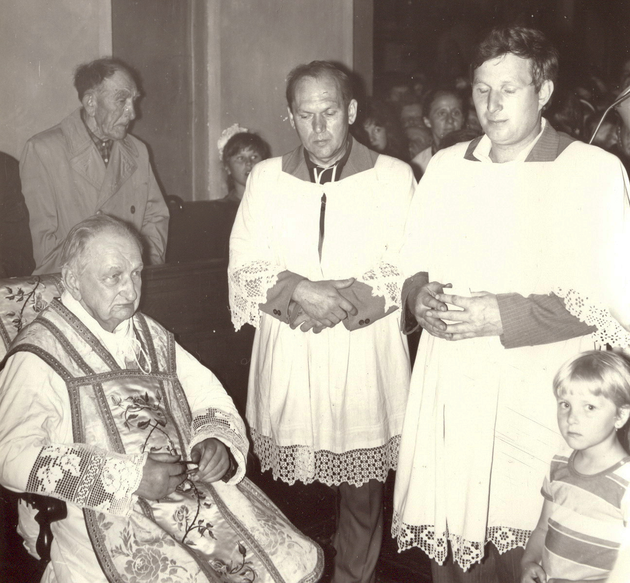 Biskupi pomocniczy archidiecezji lwowskiej za rządów abpa Mariana Franciszka Jaworskiego (1991–2008). Część 1