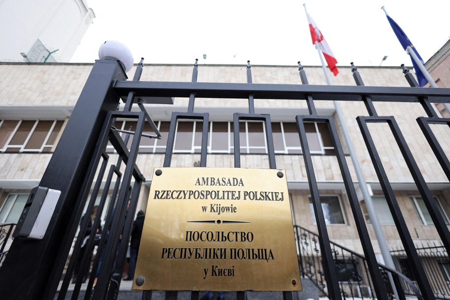 W rosyjskim ataku na Kijów ucierpiał budynek polskiej ambasady