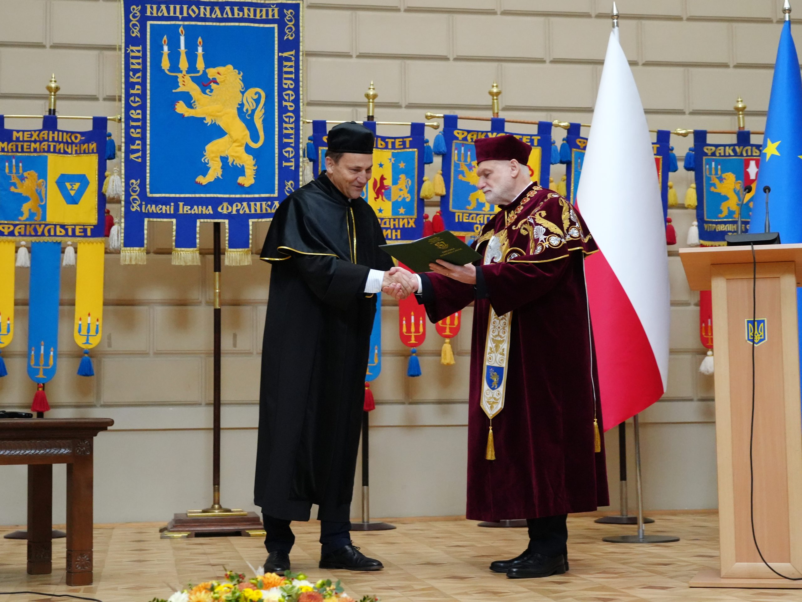 Radosław Sikorski doktorem honoris causa Uniwersytetu Lwowskiego