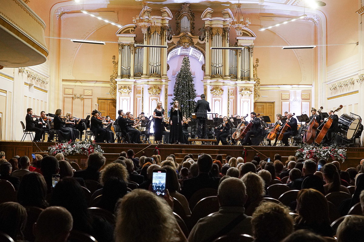 Świąteczne spotkanie mikołajkowe w Filharmonii Lwowskiej