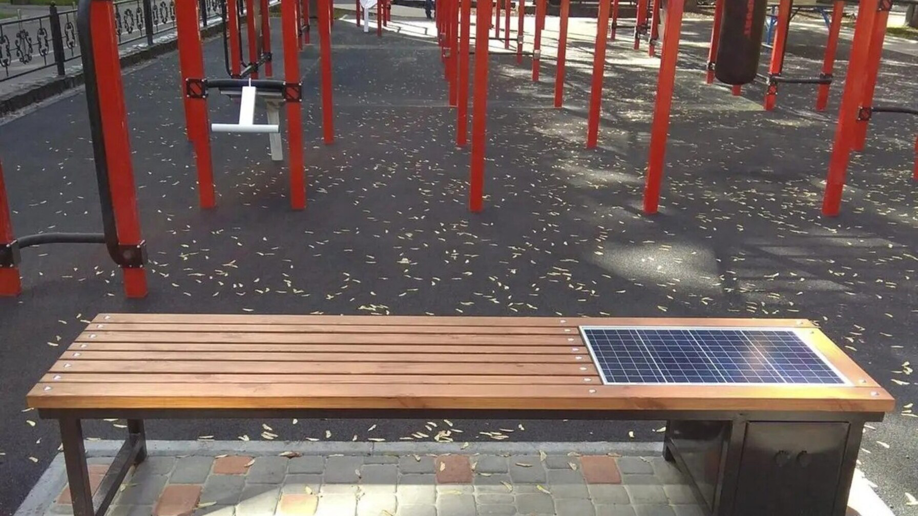 We Lwowie będą zainstalowane ławki z panelami słonecznymi