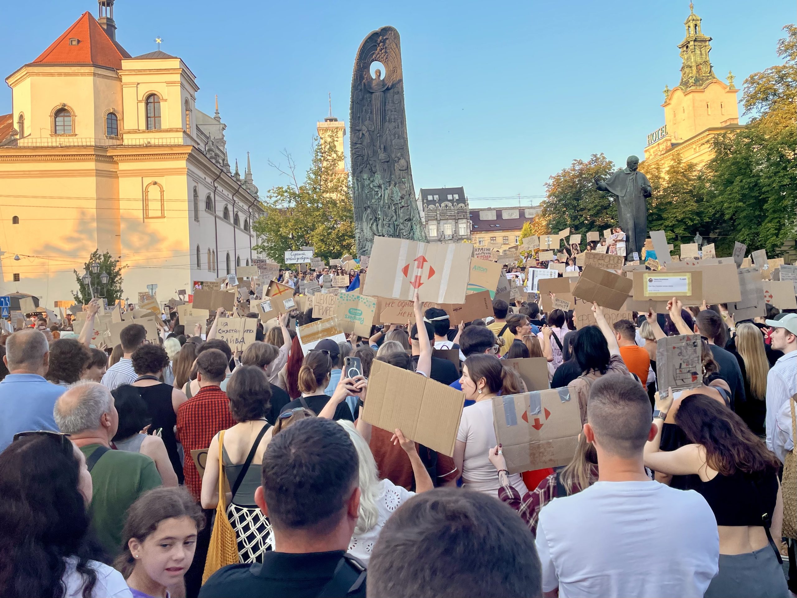 Protesty we Lwowie po zmianach w ukraińskim rządzie
